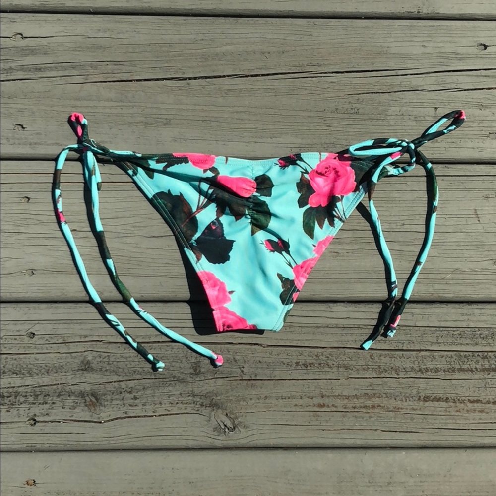Beach Riot Bikini Set - Picture 3 of 3